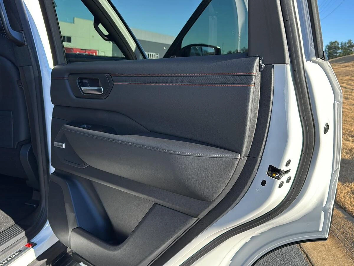 2026 Nissan Armada PRO-4X - Photo 14