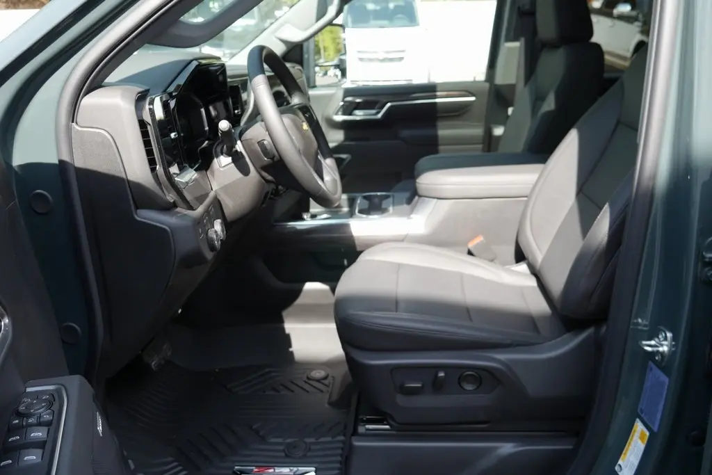 2026 Chevrolet Silverado LTZ photo 8