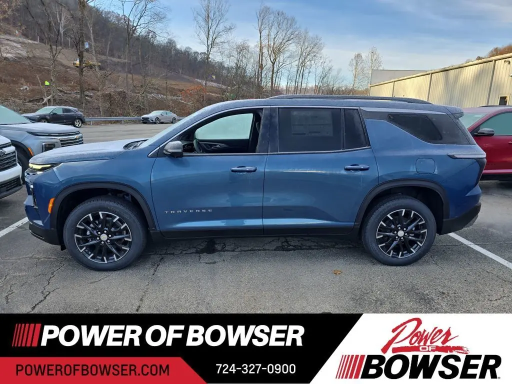 2026 Chevrolet Traverse 2LT photo 2