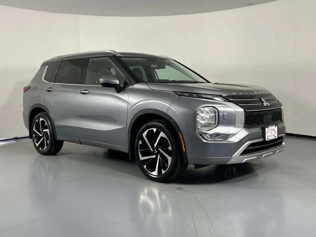 2022 Mitsubishi Outlander SEL Special Edition S-AWC's photo