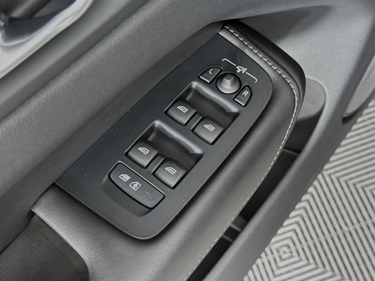 2023 Volvo - image 20