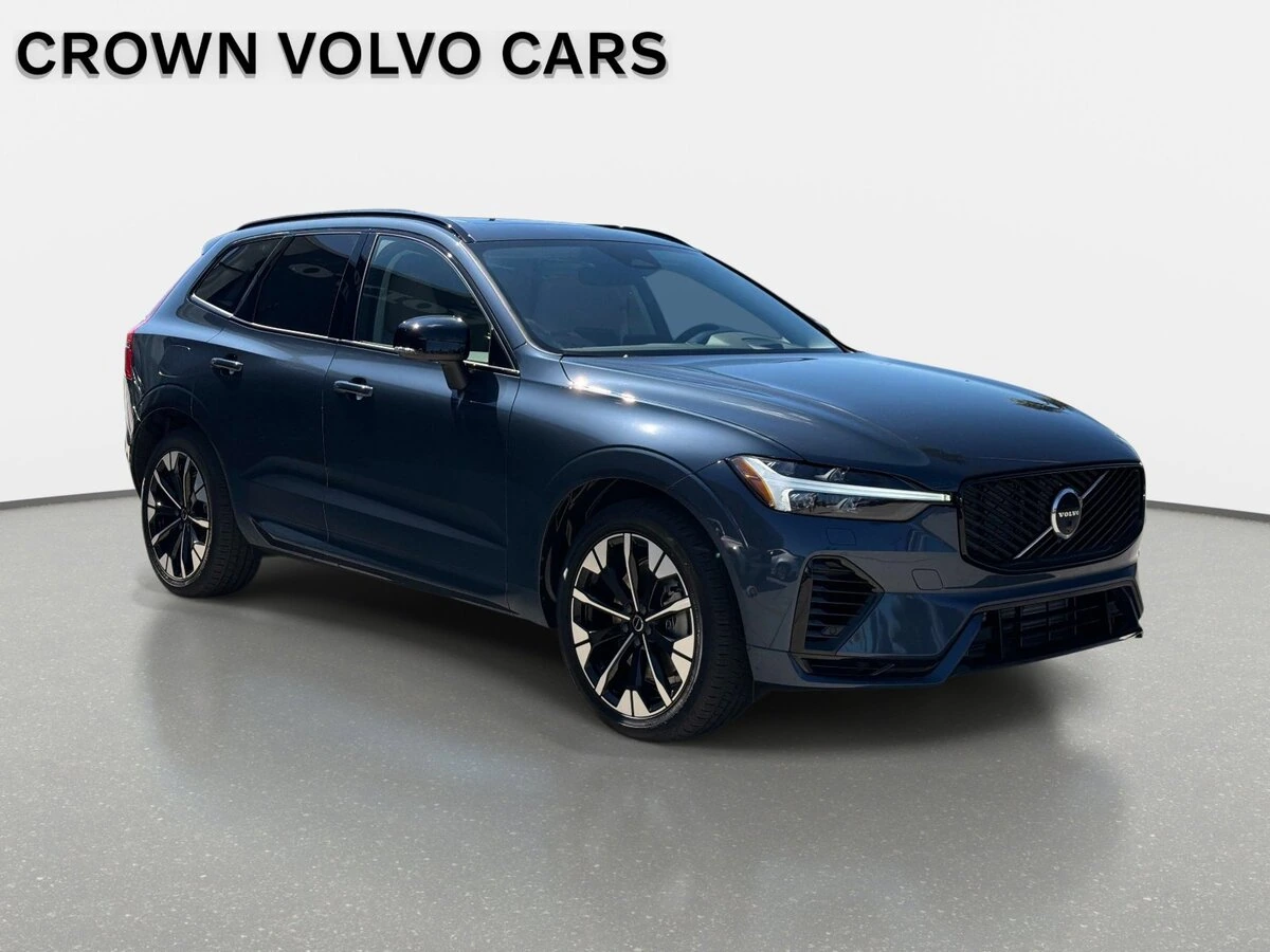 2026 Volvo - image 3