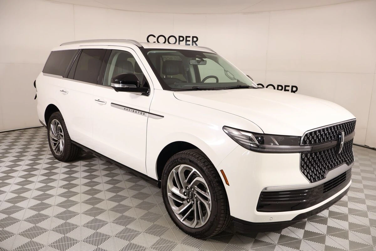 2025 Lincoln Navigator Reserve 4WD's photo