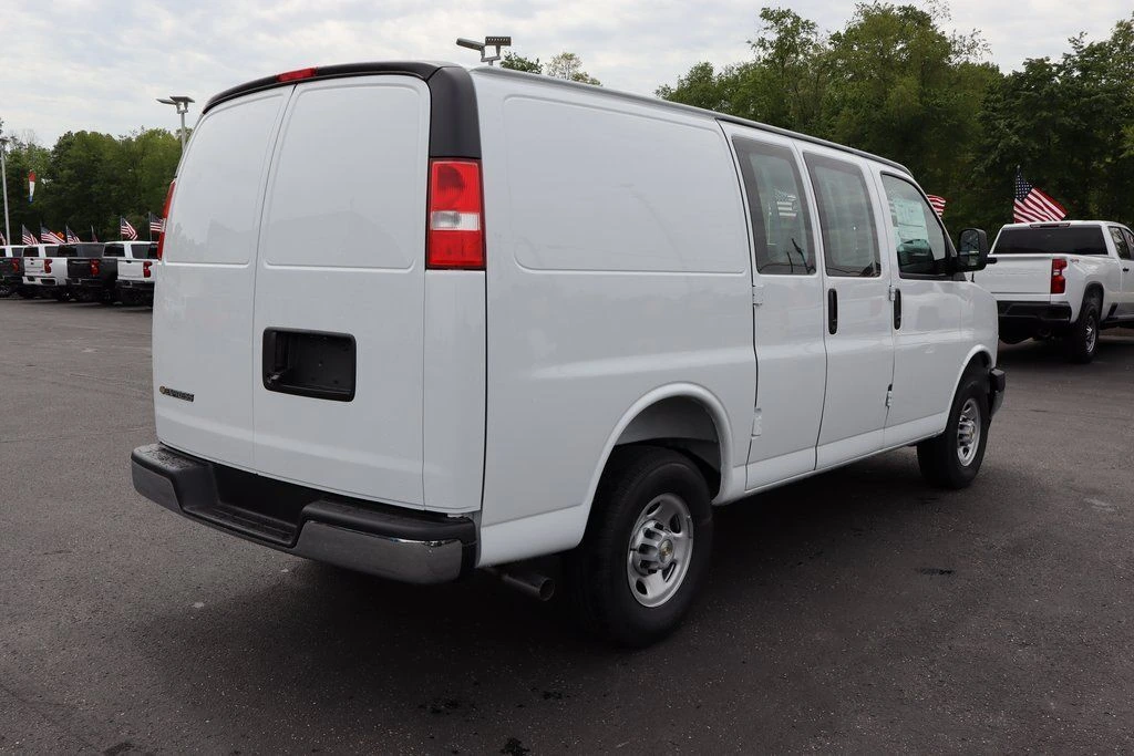 2025 Chevrolet Express Cargo Work Van - Photo 21