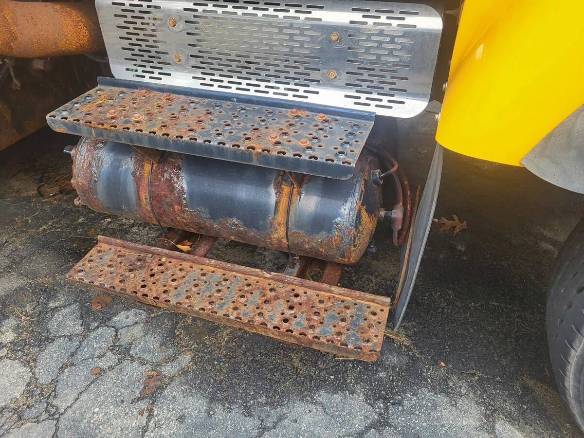 2005 International - image 28