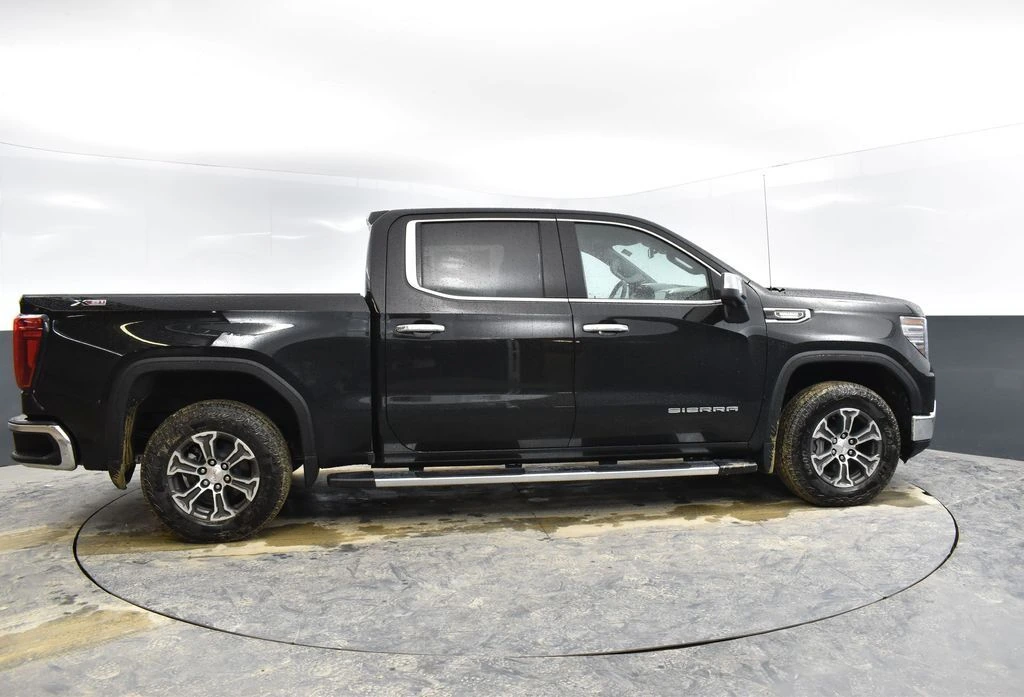 2024 GMC Sierra 1500 SLT - Photo 11