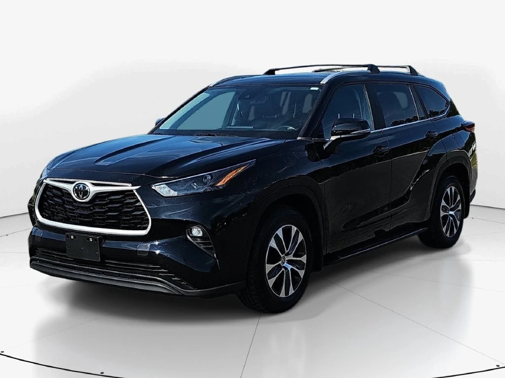 2023 Toyota Highlander XLE - Photo 11