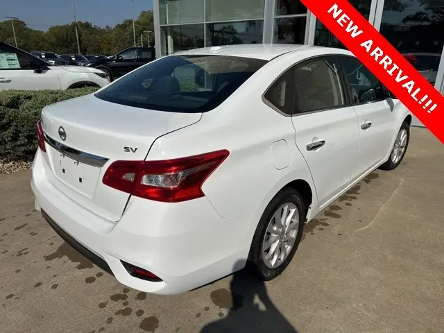 2019 Nissan Sentra SV photo 4