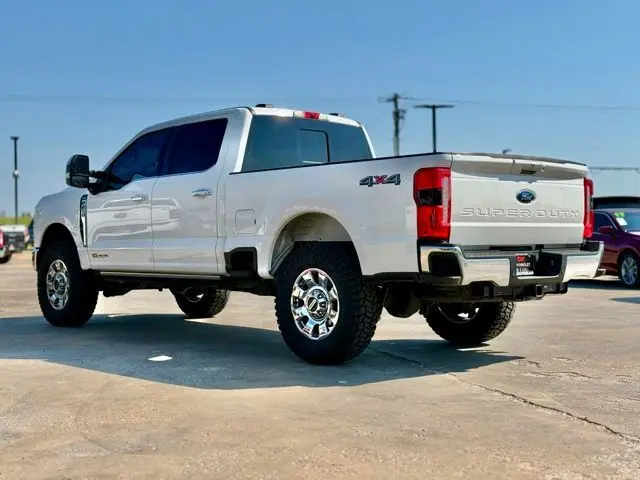 2023 Ford F-250 photo 3