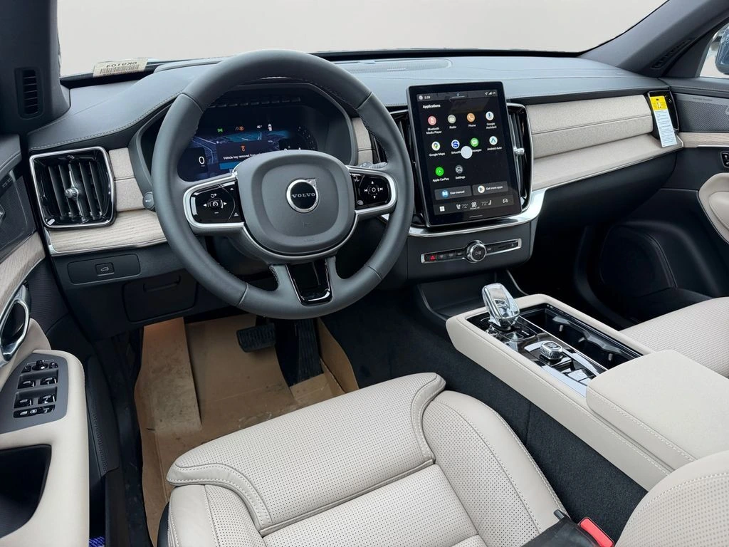 2026 Volvo - image 11