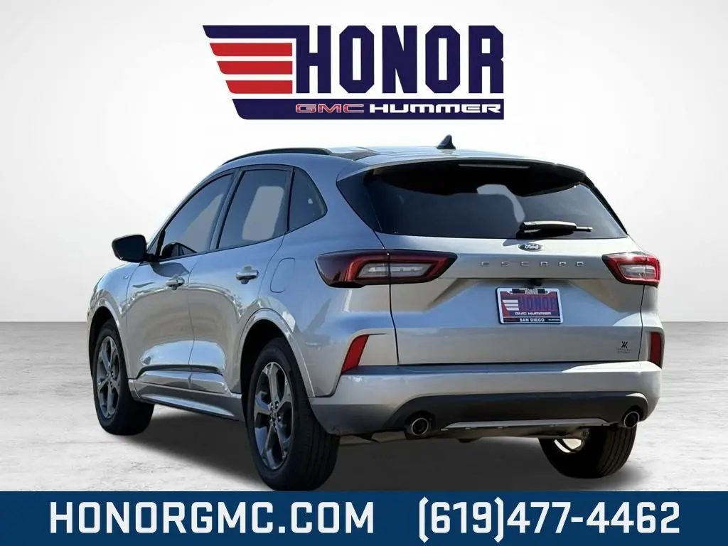 2024 Ford Escape ST-Line photo 4