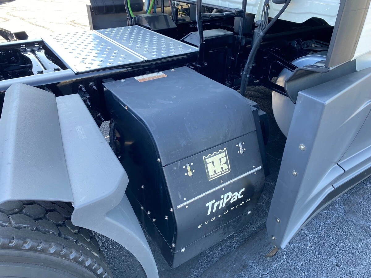 2021 Freightliner Cascadia — photo 6