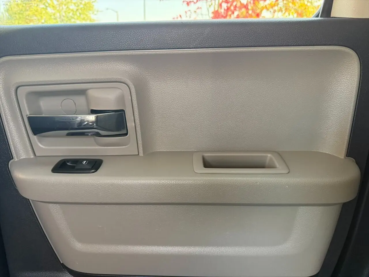2012 Ram 1500 SLT photo 19
