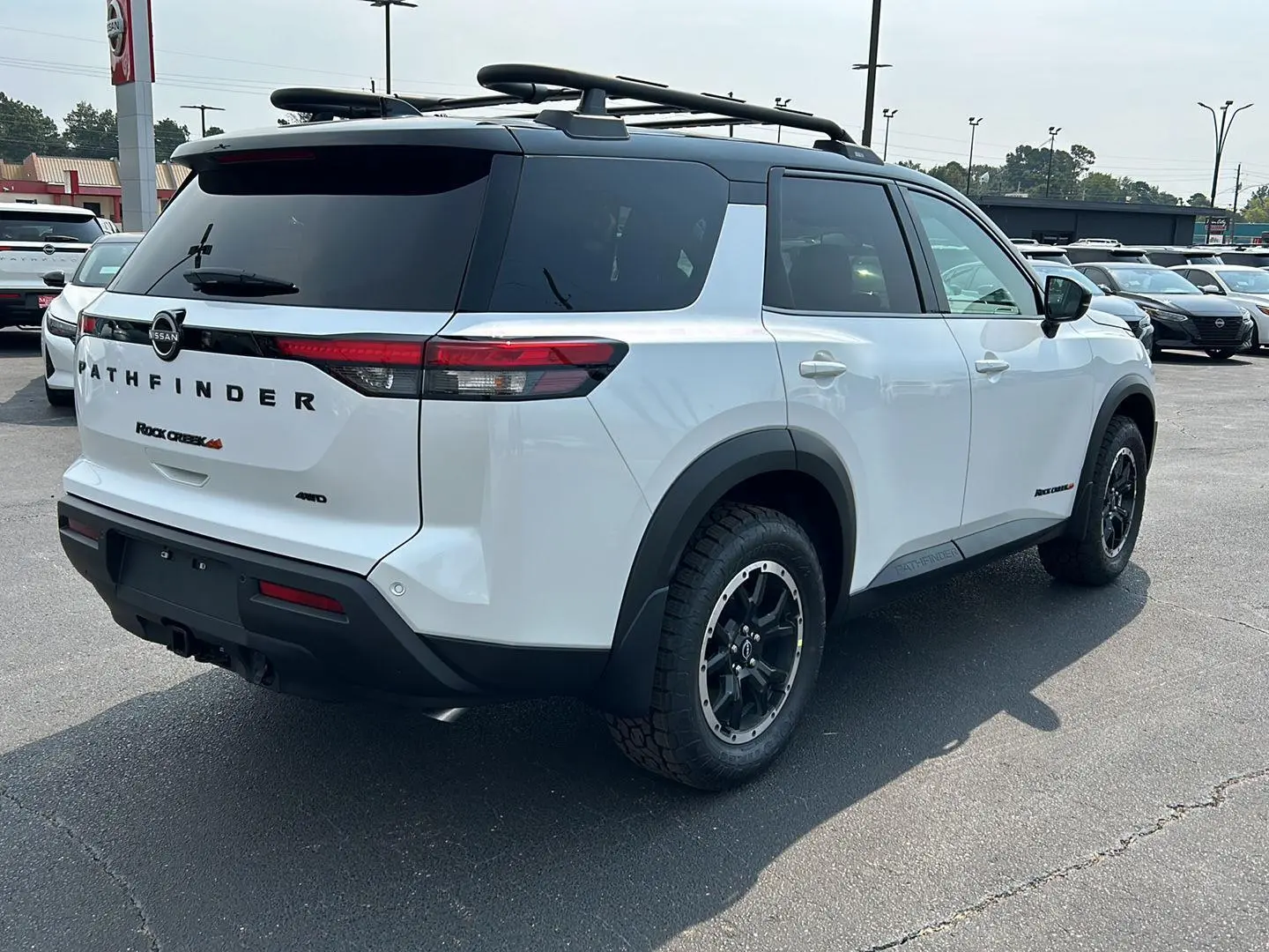2025 Nissan Pathfinder SV photo 6