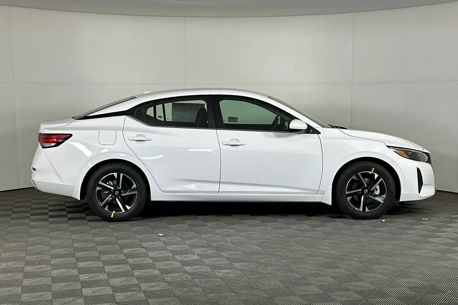 2025 Nissan Sentra SV photo 2