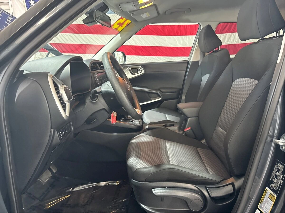 2025 Kia Soul LX - Photo 9