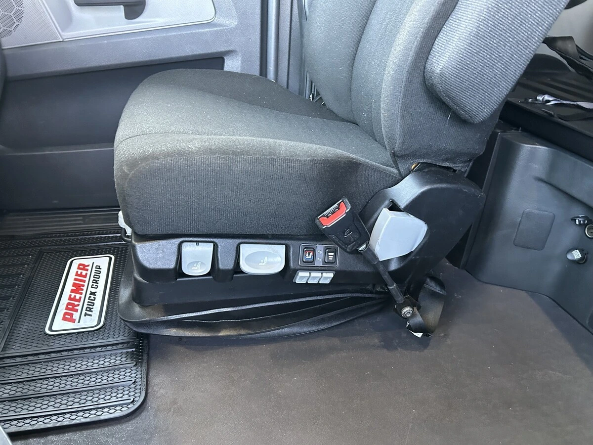 2020 Freightliner Cascadia - image 17