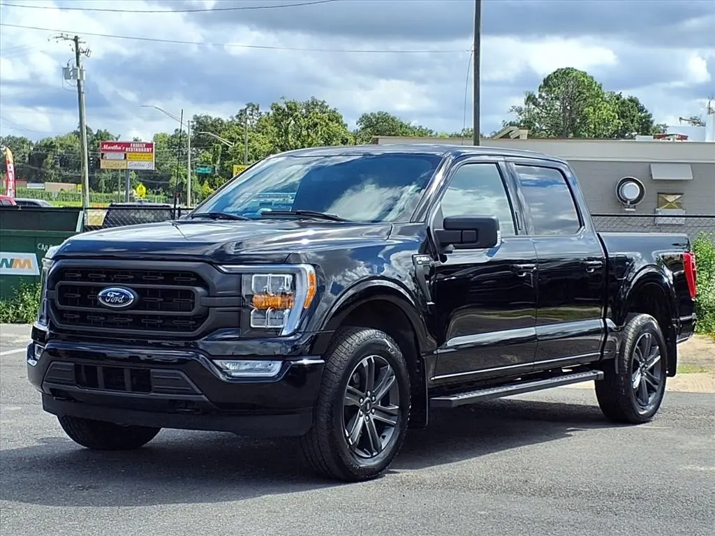2023 Ford F-150 XLT photo 3