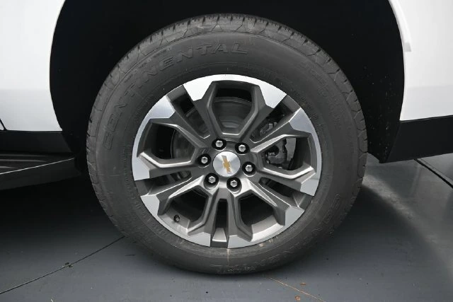 2026 Chevrolet Suburban LT - Photo 15