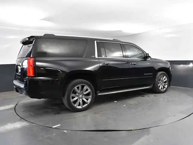 2016 Chevrolet Suburban LTZ photo 7