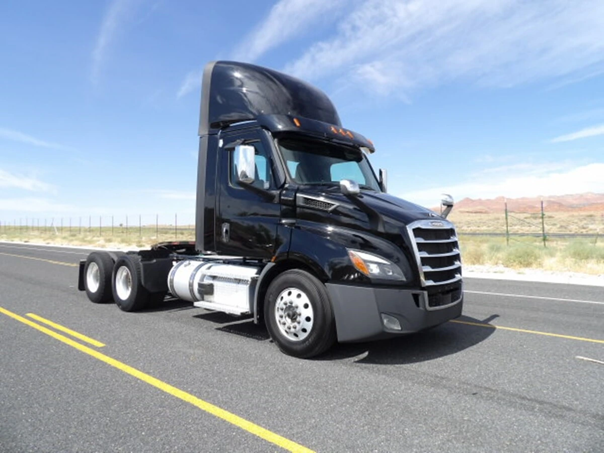 2023 Freightliner Cascadia — photo 5