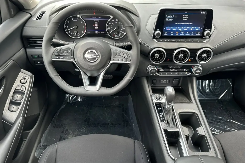 2025 Nissan Sentra SV photo 14
