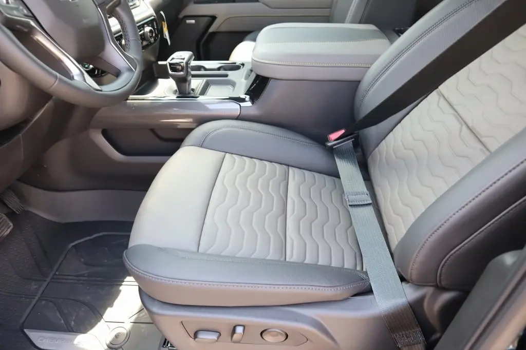 2026 Chevrolet Silverado 1500 ZR2 photo 5