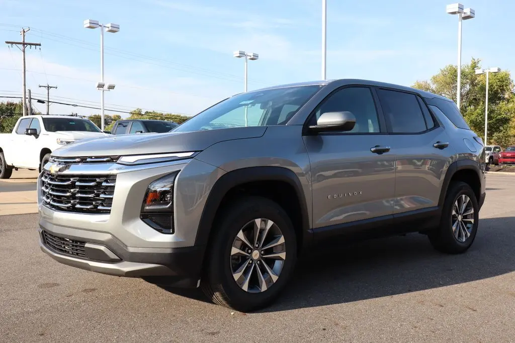 2026 Chevrolet Equinox LT photo 5