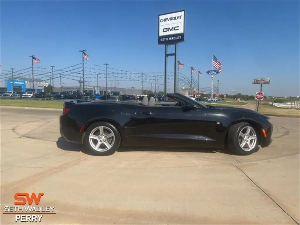2020 Chevrolet Camaro 1LT photo 13