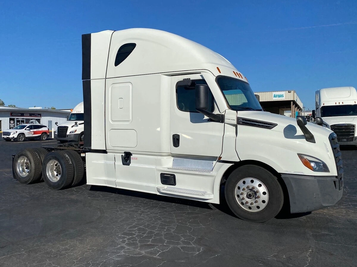 2022 Freightliner Cascadia — photo 7