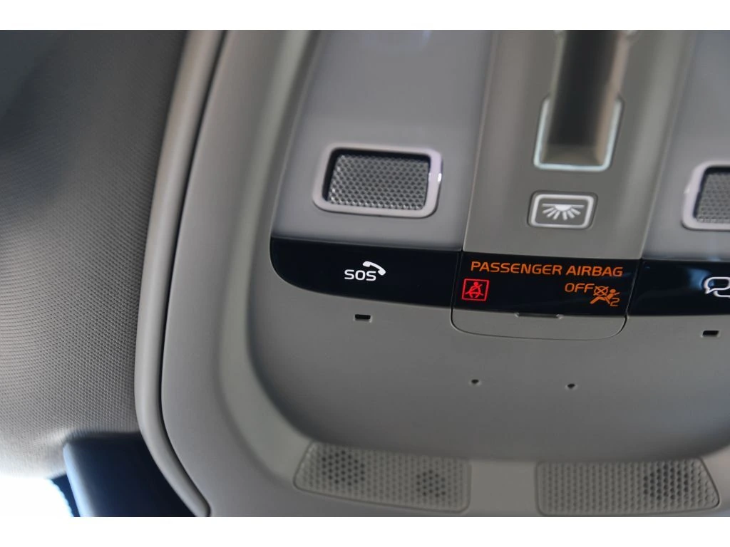 2023 Volvo - image 36