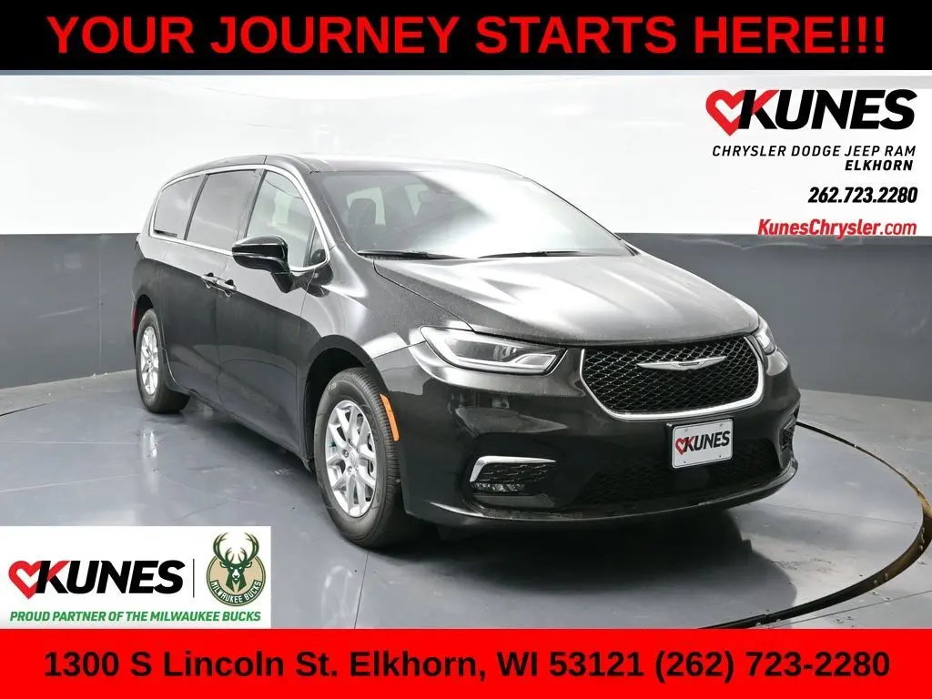 2026 Chrysler Pacifica Select's photo