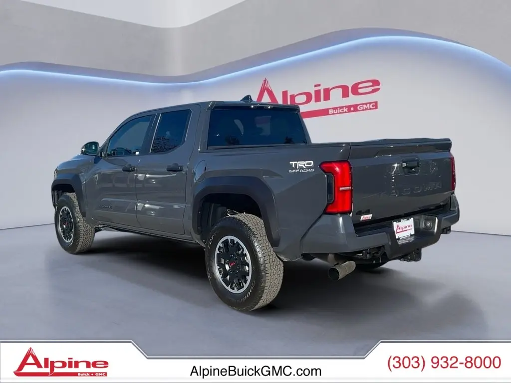 2024 Toyota Tacoma 4x4 SR5 photo 3