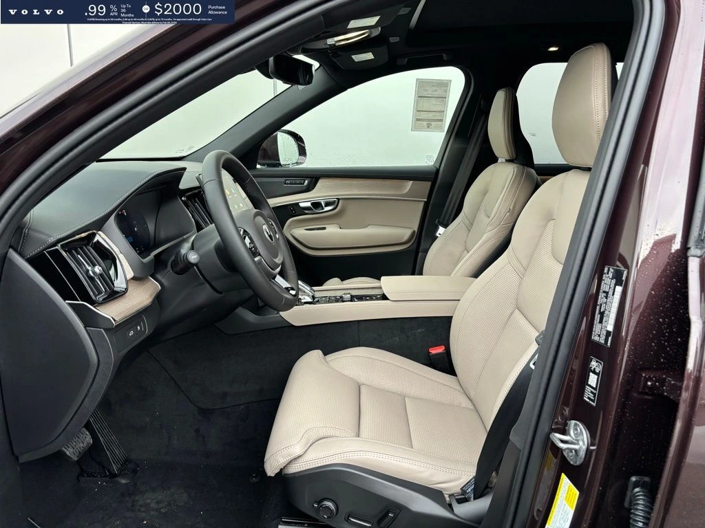 2026 Volvo - image 15