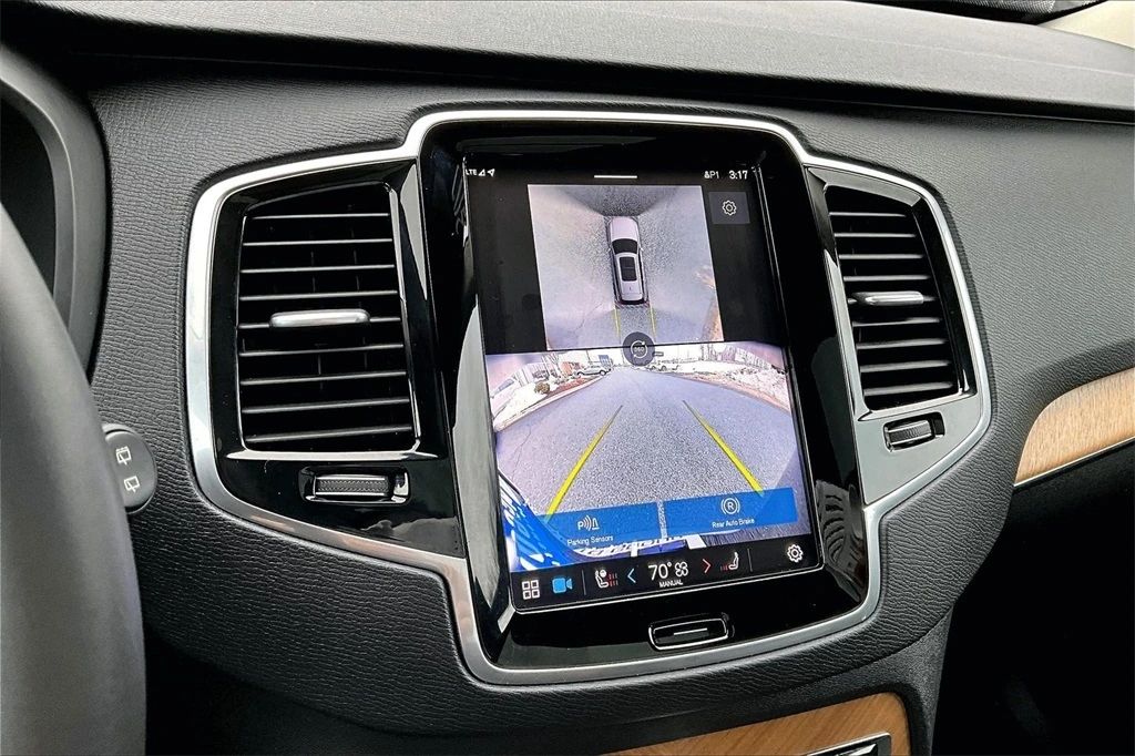 2024 Volvo - image 14