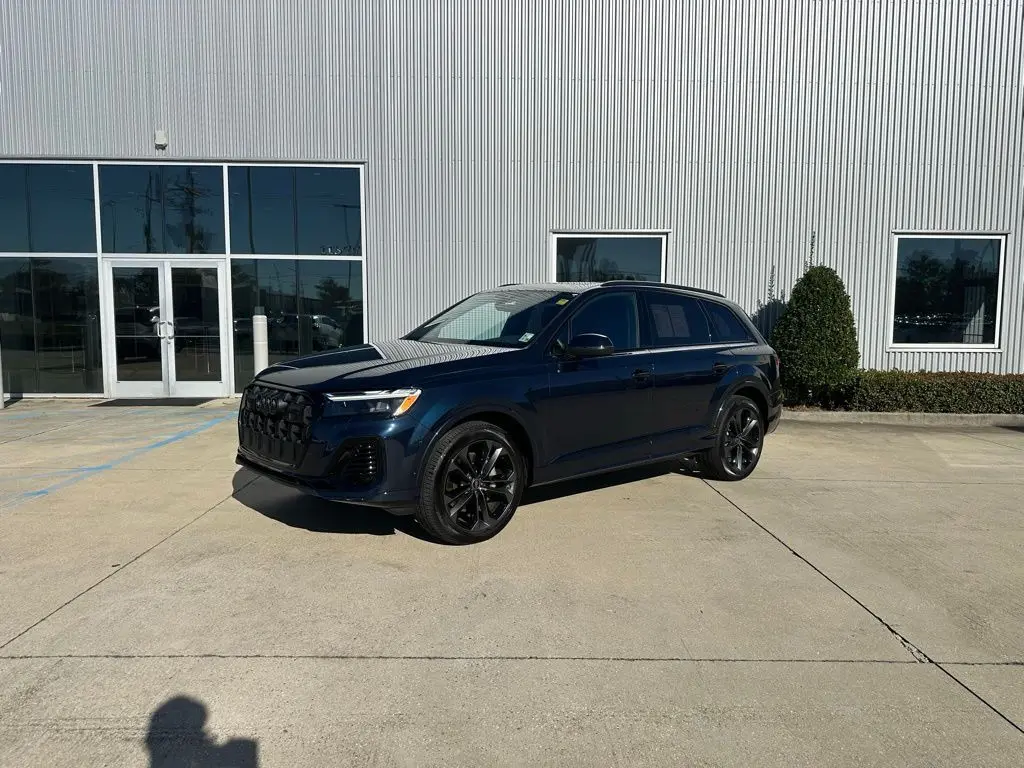 2025 Audi Q7 55 Premium Plus's photo