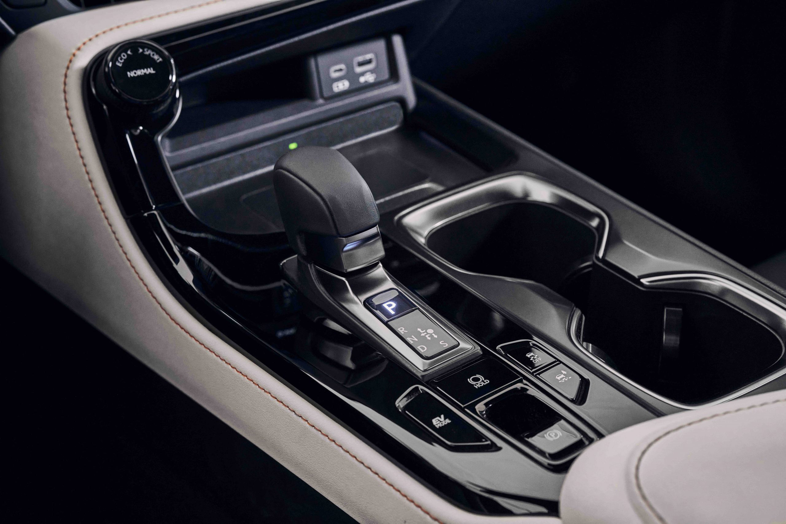 2024 Lexus NX 350 Center Console
