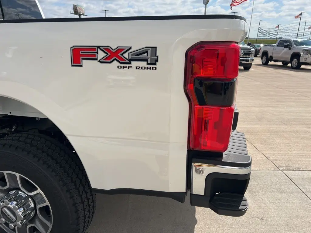 2026 Ford F-250 photo 9