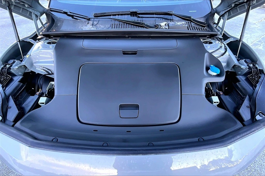 2026 Volvo - image 12