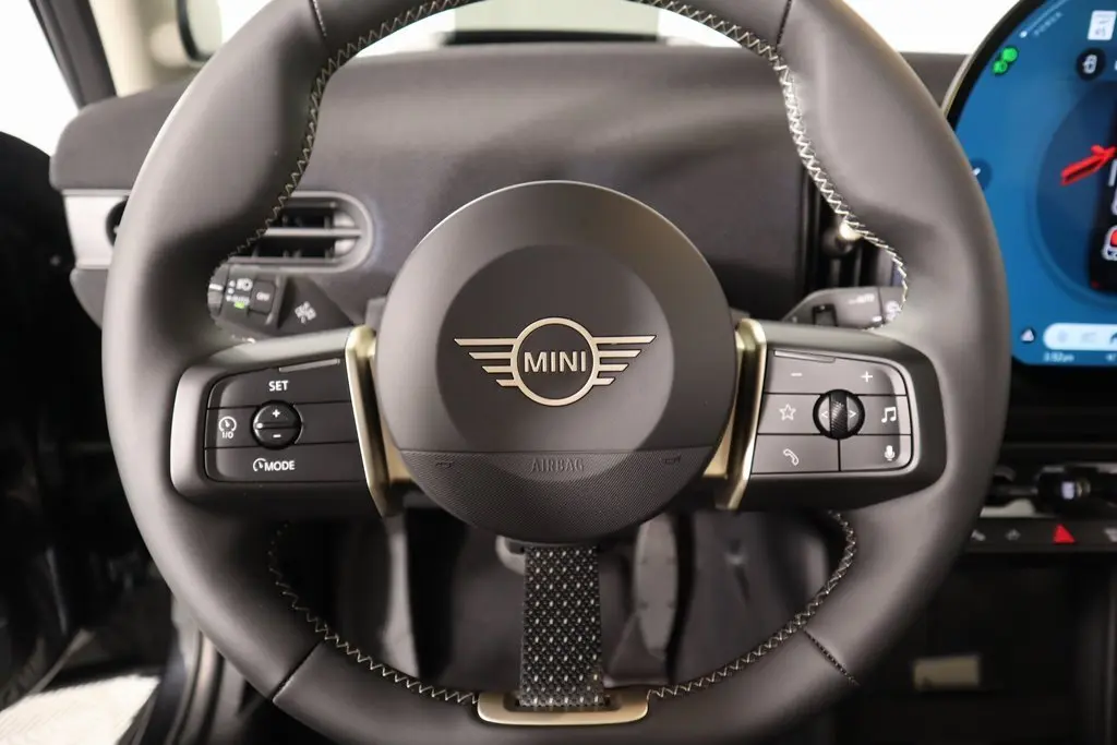 2025 Mini Cooper 4 Door Hardtop S photo 4