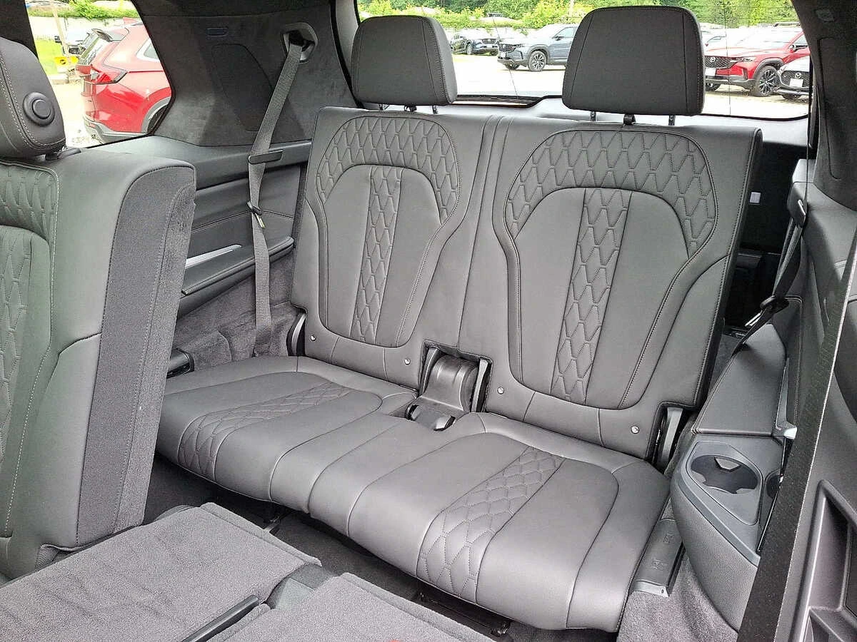2025 BMW X7 M60i - Photo 11