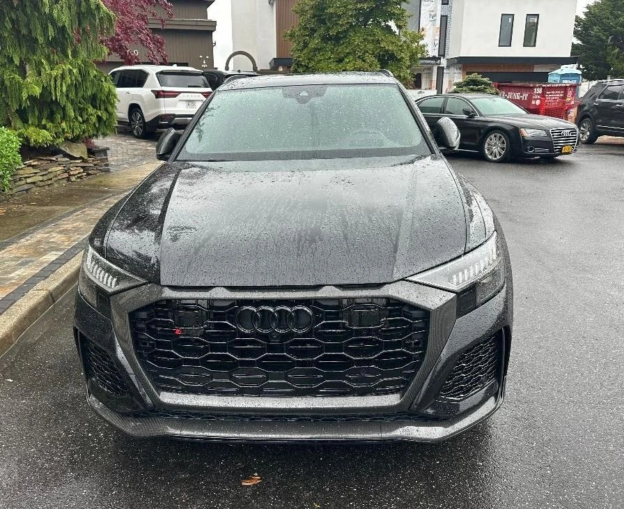 2021 Audi RS Q8 -'s photo