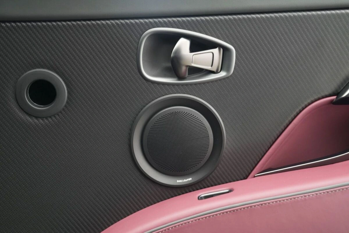 2023 Aston Martin DBS Base - Photo 31