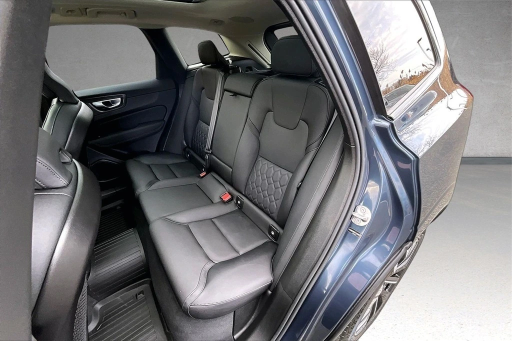 2026 Volvo - image 22