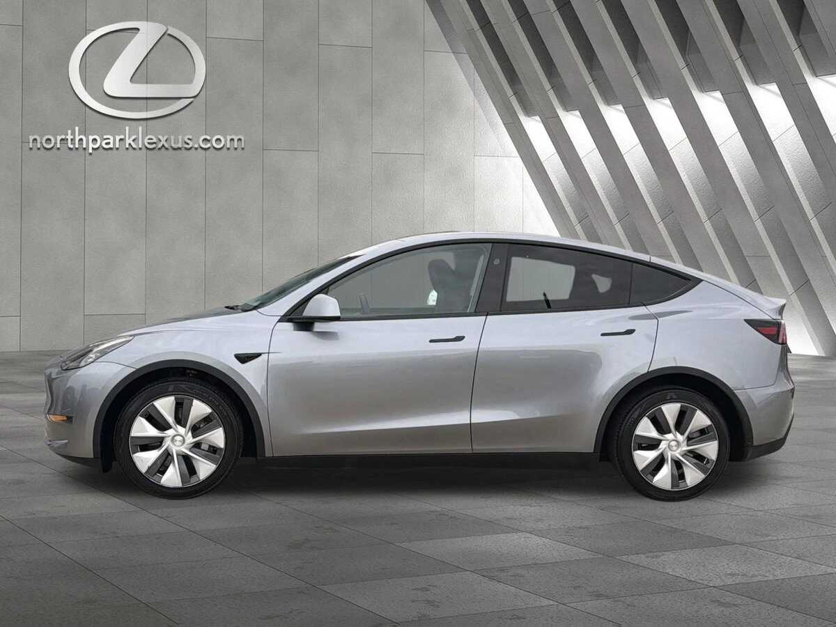 2024 Tesla Model Y Long Range Dual Motor All-Wheel Drive's photo