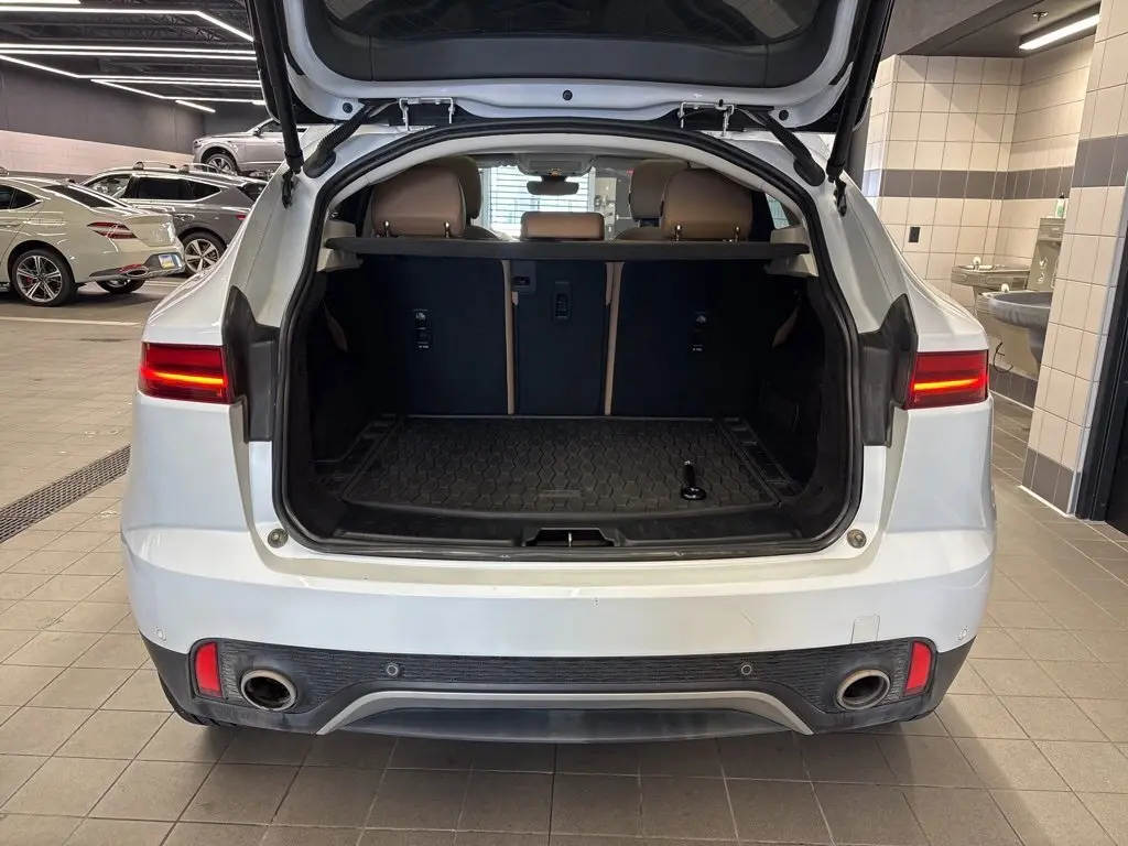 2021 Jaguar E-PACE P250 SE photo 11