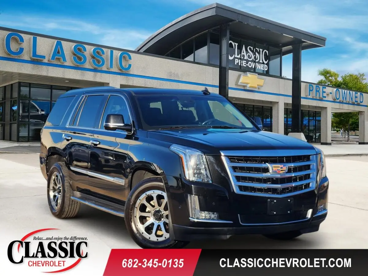 2018 Cadillac Escalade Luxury's photo