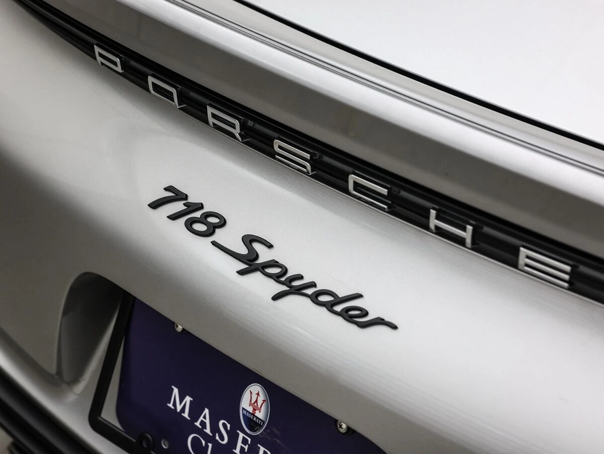 2022 Porsche 718 Spyder - Photo 24