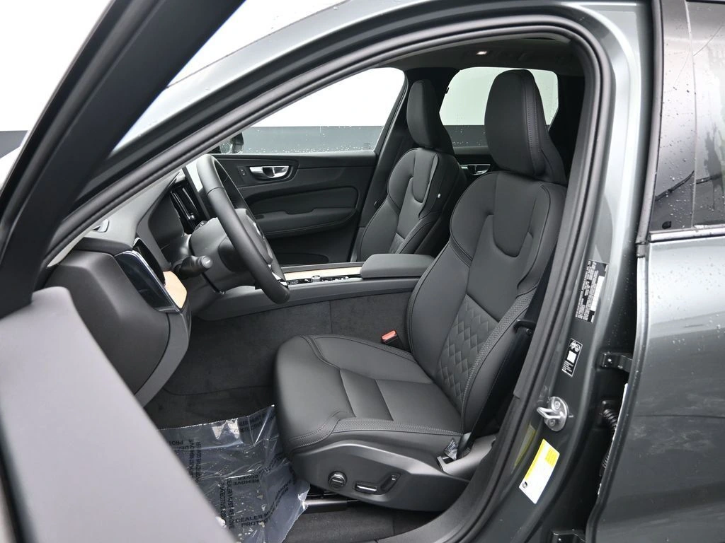 2026 Volvo - image 16