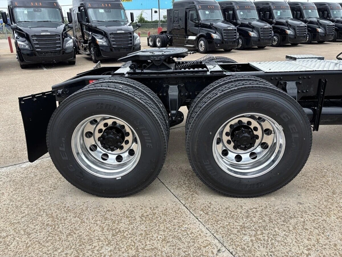 2027 Western Star 49X — photo 6
